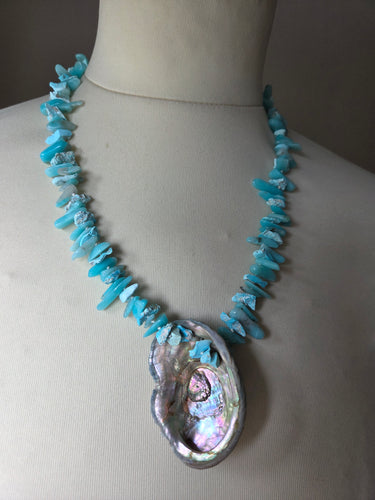 Chalcedony nuggets with centre shell necklace 19