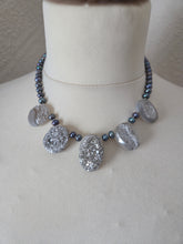 Druzy quartz and freshwater pearls necklace 15"