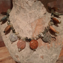 Agate (multi) necklace.